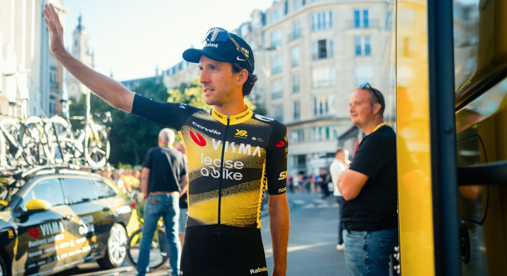 NEW Inside The Beehive - The Podcast: on the phone with Simon Yates immediately after his stage win	