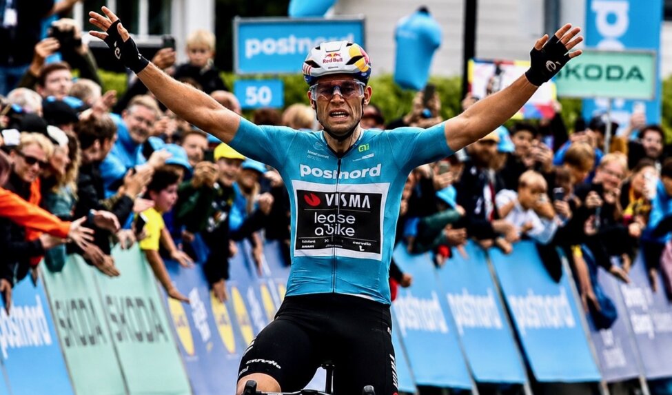 Van Aert voltooit hattrick met zege in koninginnenrit Tour of Denmark