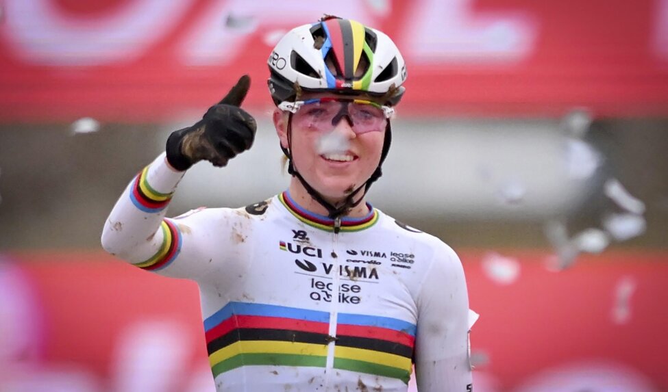 Van Empel sprint naar eerste seizoenszege in Kiremko Nacht van Woerden