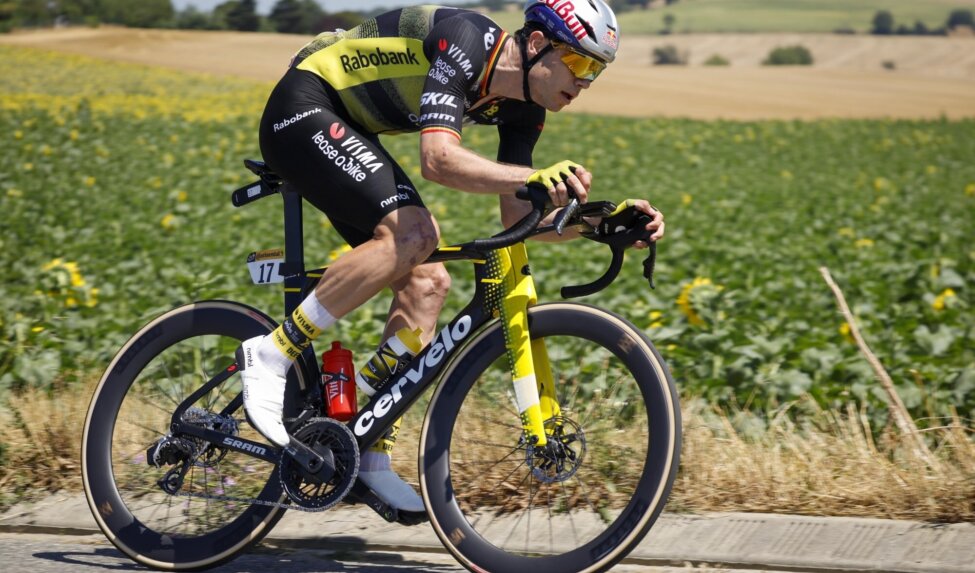 Van Aert falls just short in entertaining stage eleven of the Tour