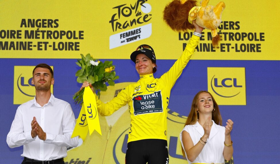 Vos herovert gele trui na tweede plaats in derde etappe Tour de France Femmes