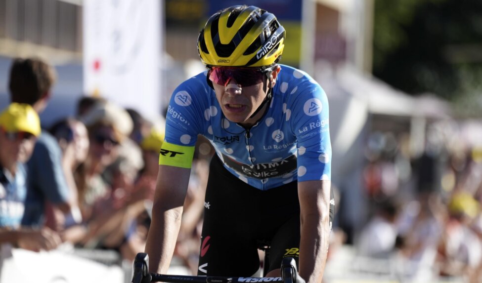 Uijtdebroeks climbs to podium spot in second stage of Tour de l’Ain