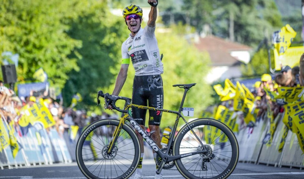 Uijtdebroeks solos to first pro victory in final stage of Tour de l’Ain and takes overall win