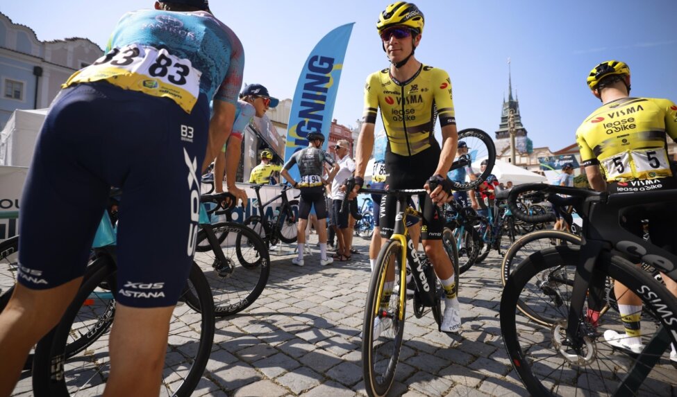 Liveblog: Team Visma | Lease a Bike avoids trouble in third stage of the Czech Tour