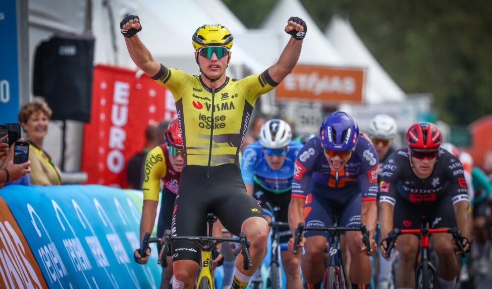 Kooij sprints to impressive victory in stage two of the Renewi Tour