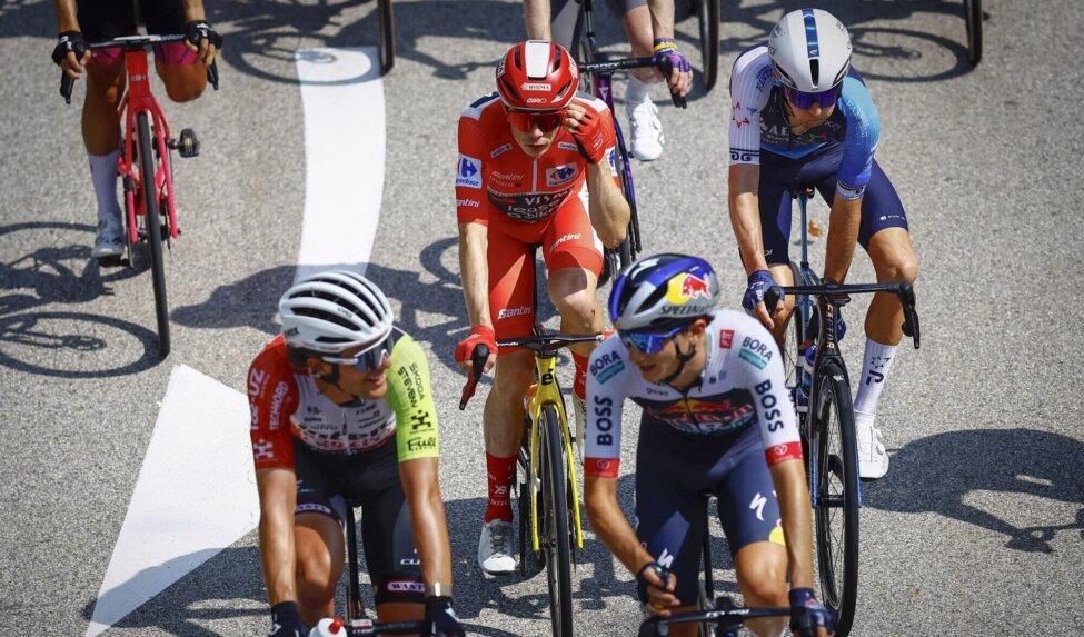 Smooth fourth stage in Vuelta a España, Vingegaard hands over red jersey