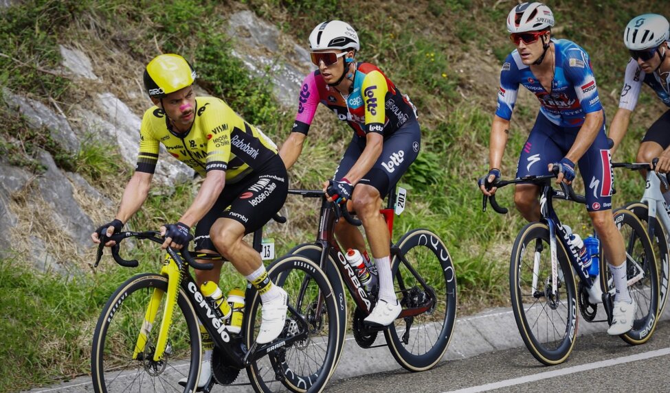 Campenaerts vierde na dag in de aanval in twaalfde etappe Vuelta a España