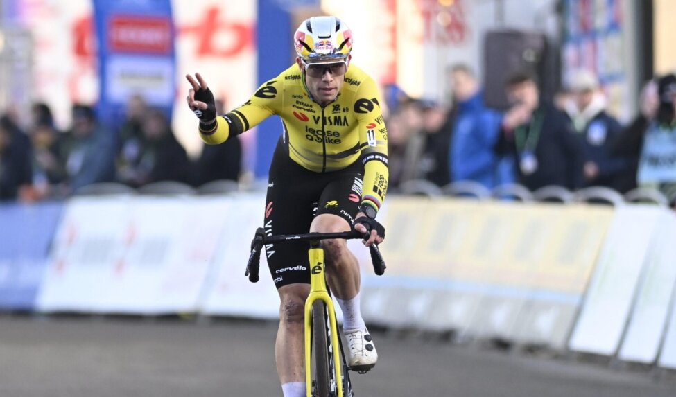 Van Aert bekroont sterk optreden met podiumplaats in Hofstade
