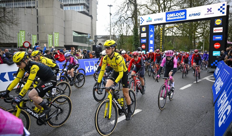 Leerzame editie Omloop het Nieuwsblad voor jong Team Visma | Lease a Bike Women