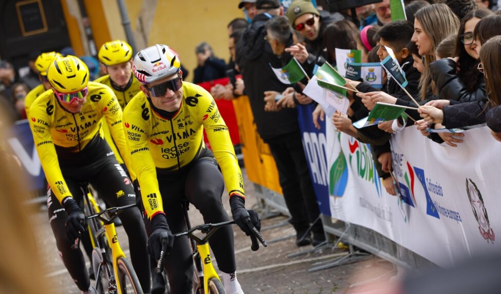 Van Aert sprints to fifth place in Tirreno-Adriatico after strong teamwork