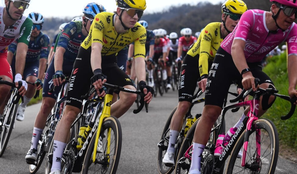 Team Visma | Lease a Bike houdt zich knap staande in derde etappe Coppi e Bartali