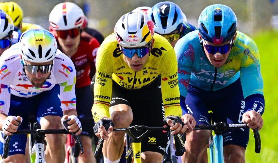 Liveblog In Flanders Fields mannen: Van Aert gegrepen in slotkilometer, Laporte sprint naar derde plek