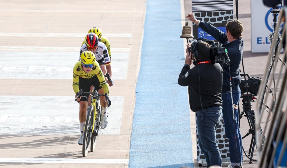 Sterk teamwerk bezorgt Vos en Ferrand-Prévot podium in Parijs-Roubaix Femmes