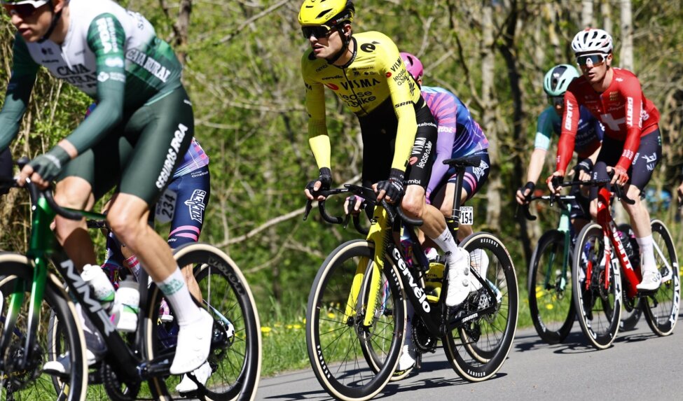 Liveblog: Huising onderdeel van grote kopgroep in Liège-Bastogne-Liège