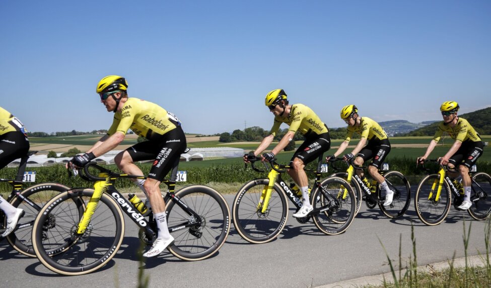 Team Visma | Lease a Bike richt vizier op slotweekend na probleemloze derde etappe Ronde van Romandië
