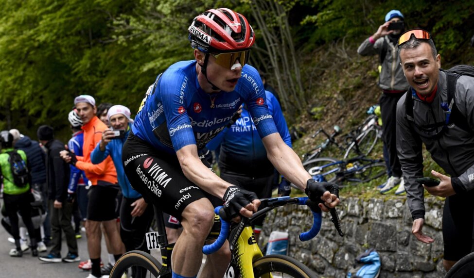 Liveblog Giro d'Italia: Vingegaard zegeviert bovenop Corno alle Scale!