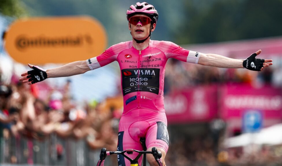 Vingegaard reinforces imminent Giro d’Italia victory with solo win in penultimate stage