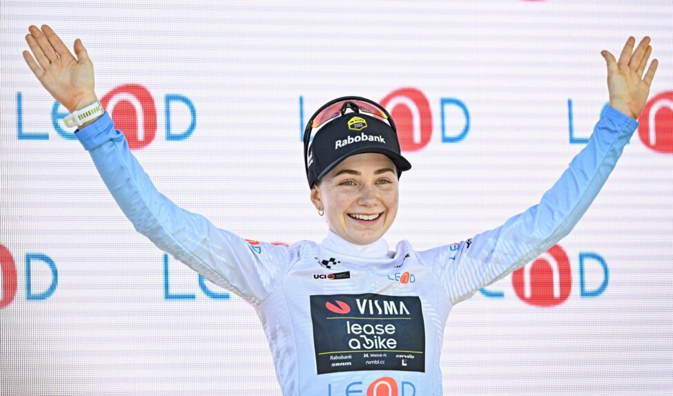 Knappe tweede plaats voor Van Dam in tweede etappe Tour de Suisse Women, De Vries raakt leiderstrui kwijt