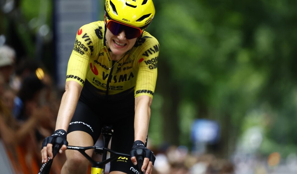 De Vries and Oudeman alert in challenging Tour of Britain opener