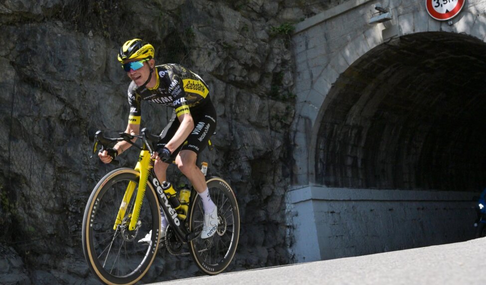 Liveblog Tour de France: fourth place for Kuss on Alpe d'Huez