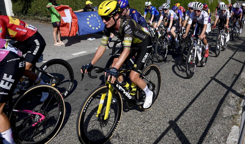 Vos sprint naar derde plaats in tweede etappe Tour de France Femmes