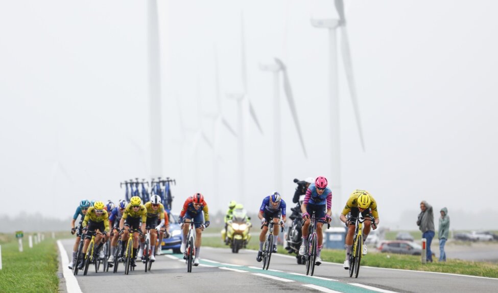 Behrens and Van Belle shine in spectacular echelon stage at ZLM Tour