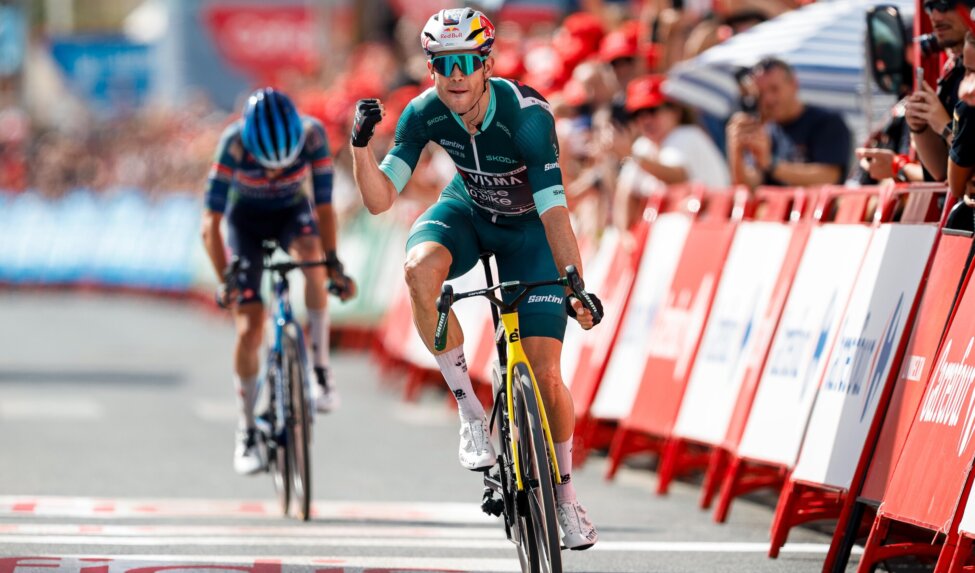 Liveblog Vuelta a España: Van Aert powers to victory!