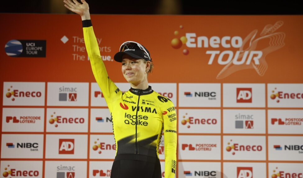 Oppermachtige Nooijen snelt naar zege in openingsproloog Eneco Tour