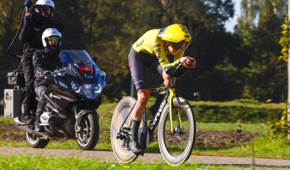 Nooijen imponeert en slaat dubbelslag in tijdrit Eneco Tour