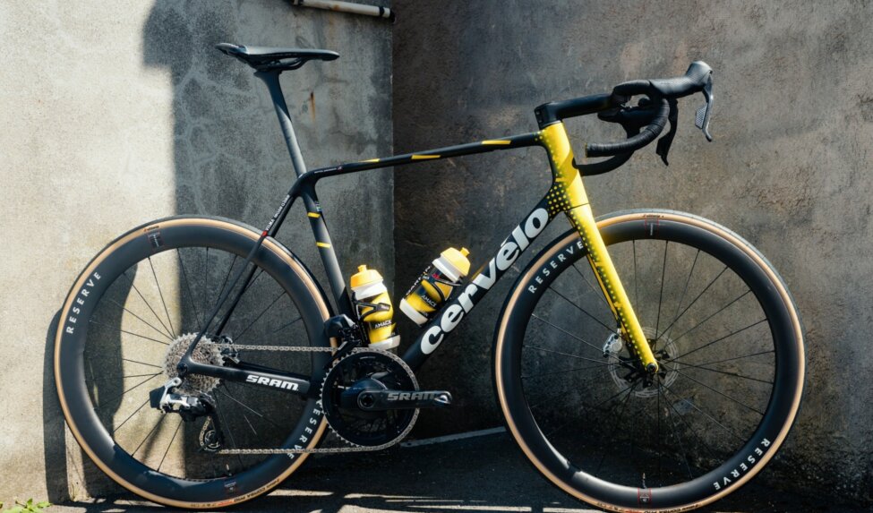 Everything you need to know about the Cervélo R5, Team Visma | Lease a Bike's climbing bike