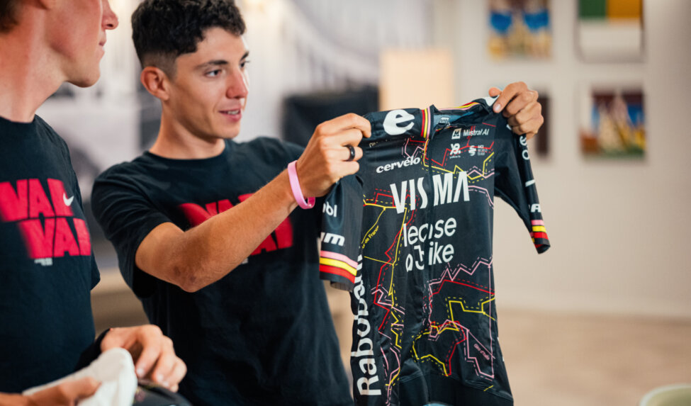 Woven Into History: de campagne achter een historische Giro-zege