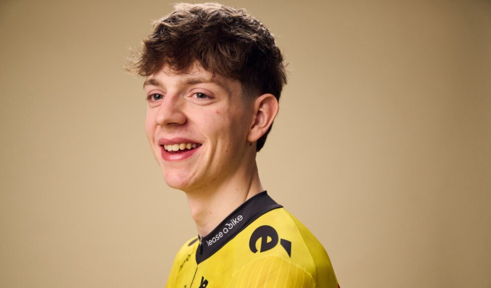 Rowe sprints convincingly to victory in fourth stage of Alpes Isère Tour
