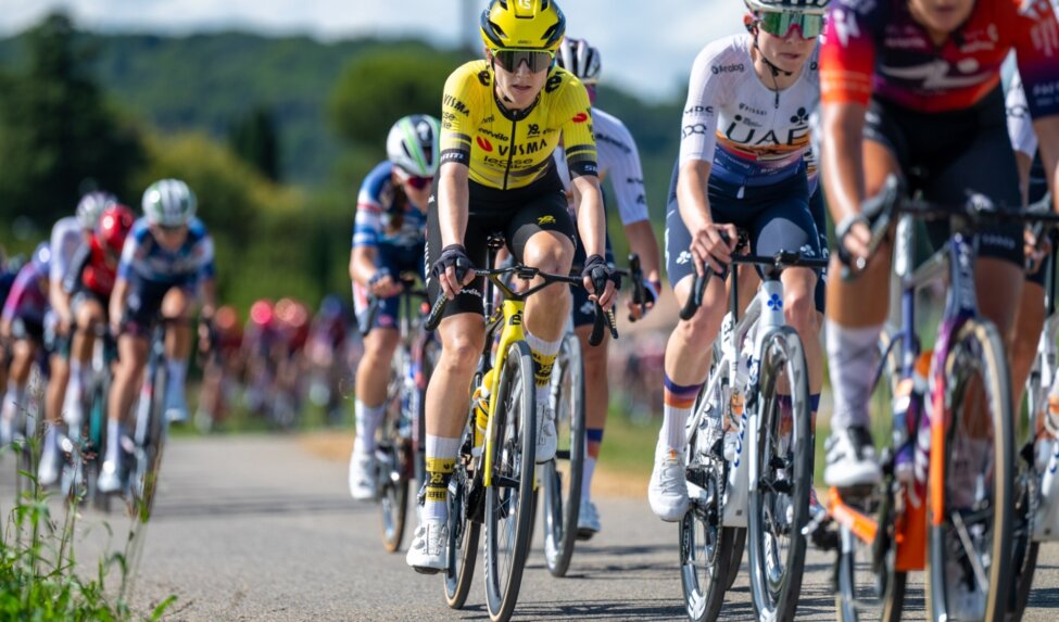 Team Visma | Lease a Bike experiences no problems in third stage of Tour de l'Ardèche