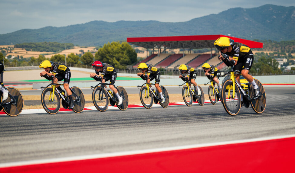 Team Visma | Lease a Bike and Giro extend partnership with three years