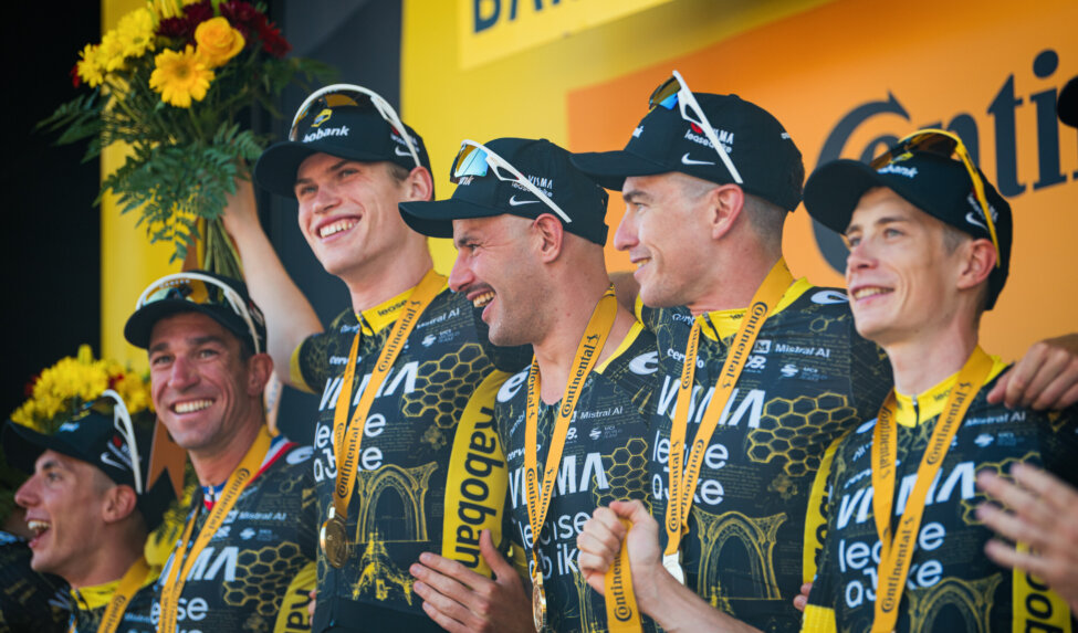 In beeld: Zo zag de eerste week van de Tour de France eruit voor Team Visma | Lease a Bike