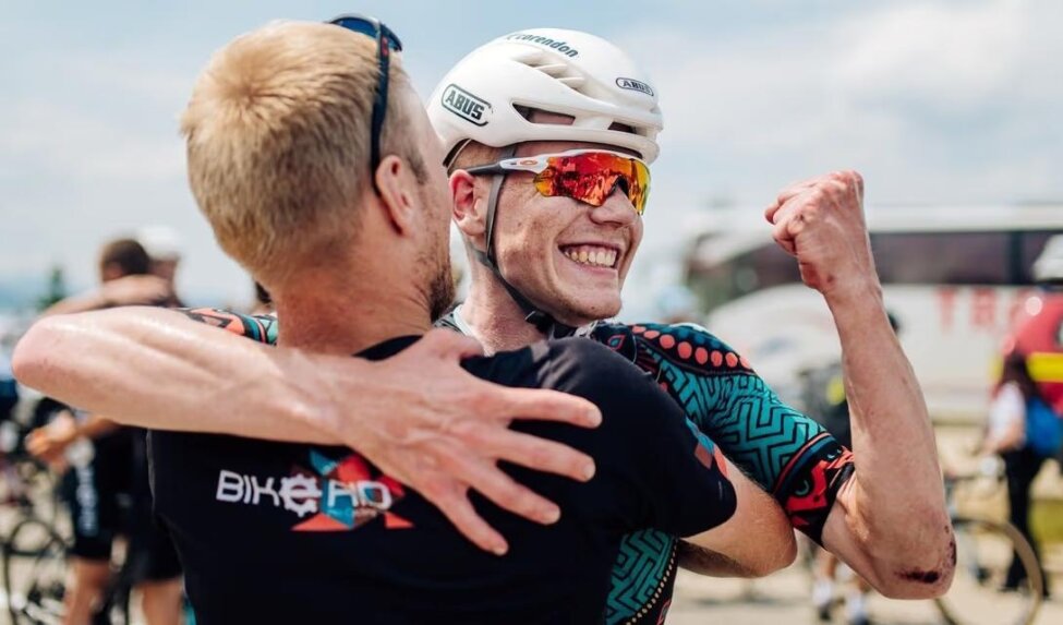 Team Visma | Lease a Bike laat voormalig triatleet Schiffer debuteren in de WorldTour