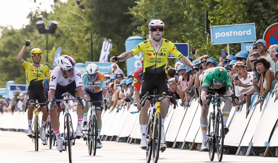 Van Aert kroont comeback met winst in openingsrit Tour of Denmark