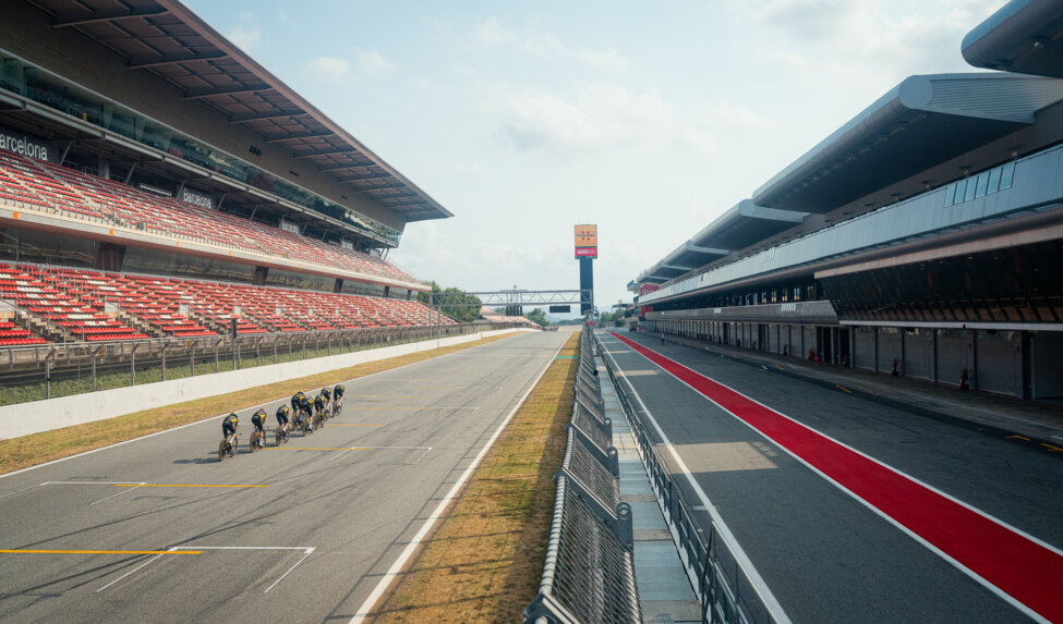 Door de lens van Bram Berkien: 'Een bizarre ervaring om als enige team op het circuit te zijn'